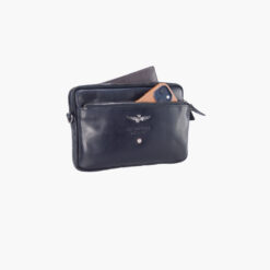 particolare della pochette uomo in pelle